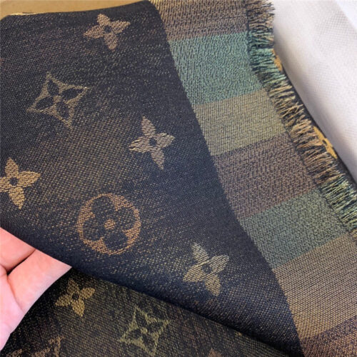 High Quality Luxury Louis Vuitton Monogram Letter Shawl product detail