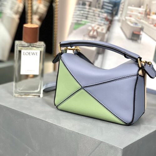 High Quality Luxury Loewe Simple Atmosphere Mini Handbag alternate view