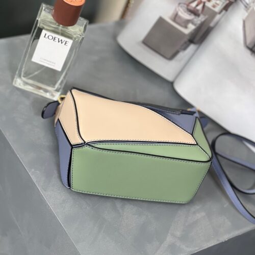High Quality Luxury Loewe Simple Atmosphere Mini Handbag product detail