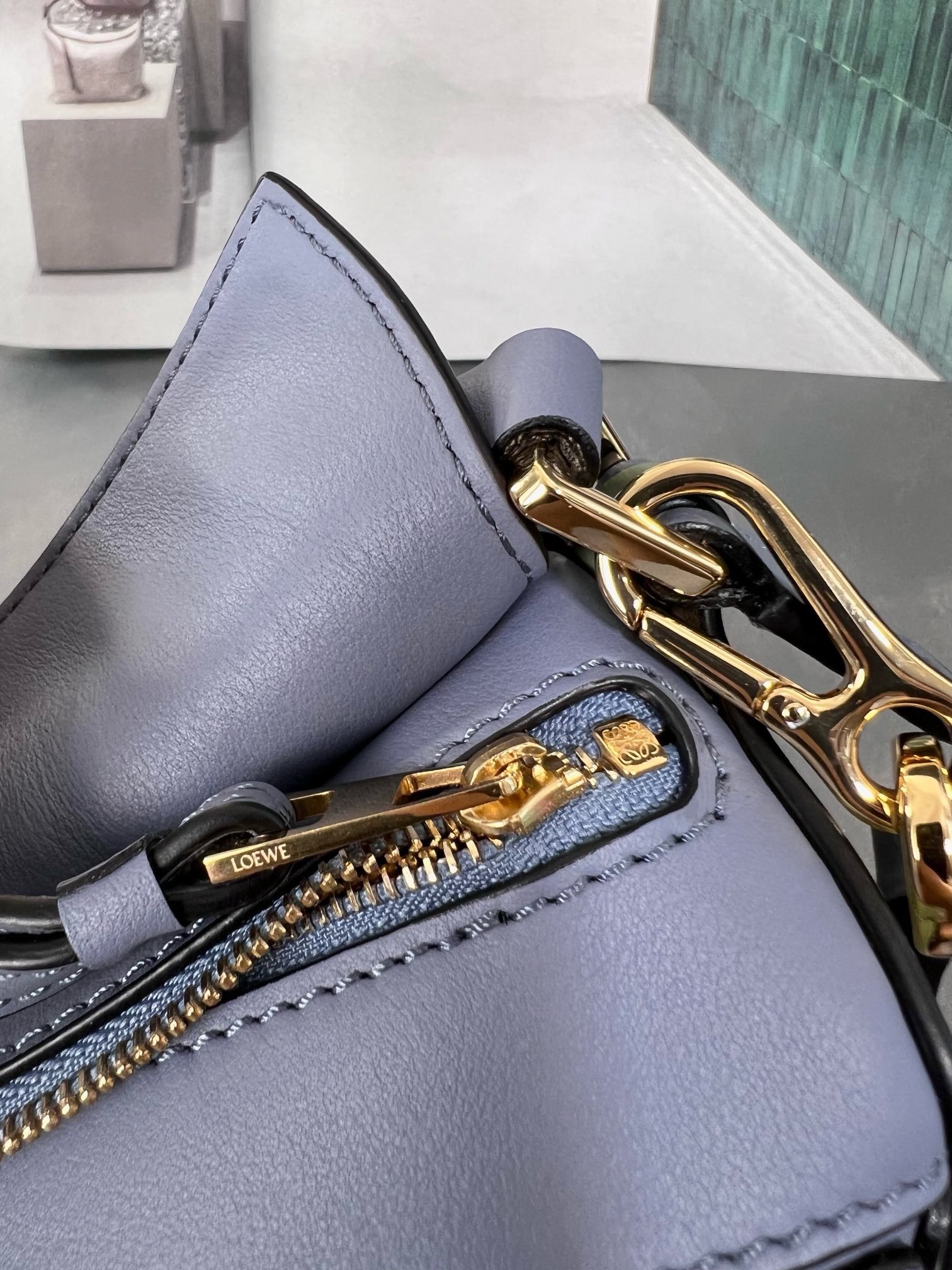 High Quality Luxury Loewe Simple Atmosphere Mini Handbag product detail