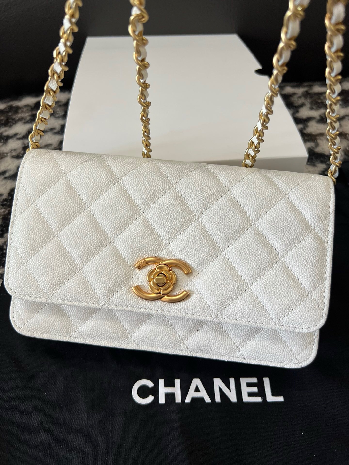 High Quality Luxury Chanel Chain Bag – Style 47269 product detail