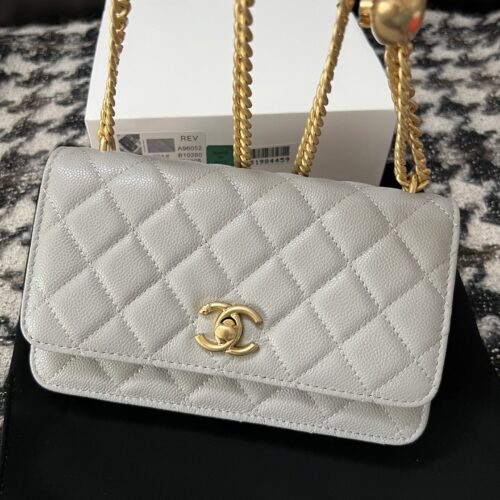 High Quality Luxury Chanel Chain Bag – Style 47272 product detail