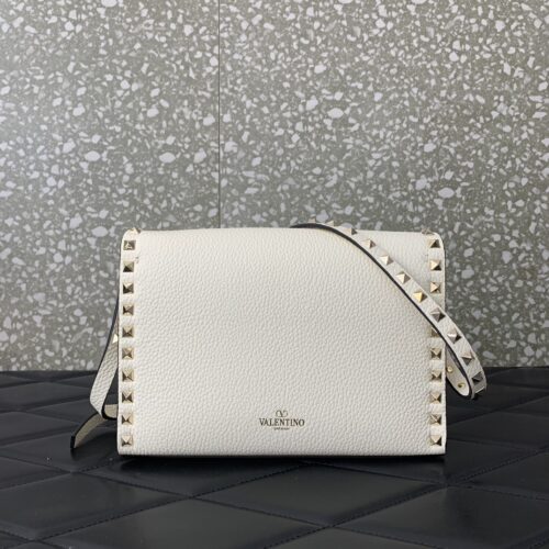 High Quality Luxury Valentino Garavani Rockstud Bag – Style 40981 alternate view