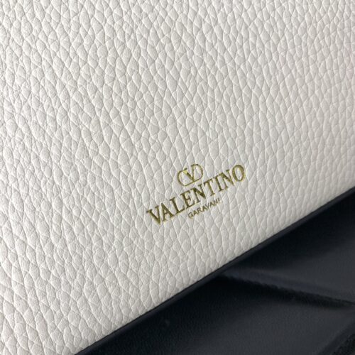 High Quality Luxury Valentino Garavani Rockstud Bag – Style 40981 product detail