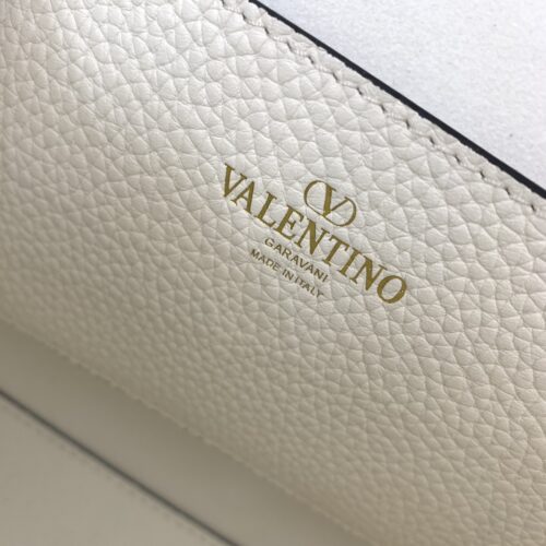High Quality Luxury Valentino Garavani Rockstud Bag – Style 40981 product detail