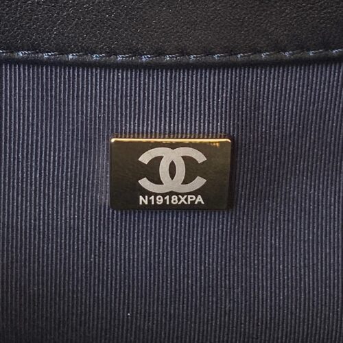 CHANEL Lambskin Quilted CC Messenger Black product photo 9
