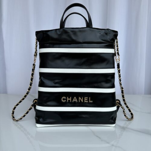 CHANEL 22 Backpacks product photo 1