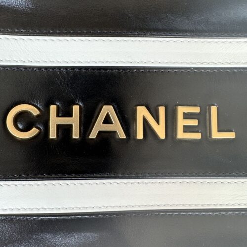 CHANEL 22 Backpacks product photo 3
