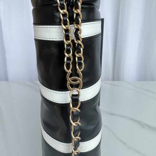 CHANEL 22 Backpacks product photo 5