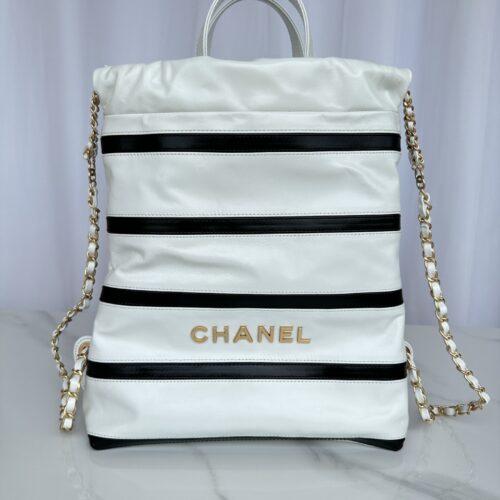 CHANEL 22 Backpacks product photo 1