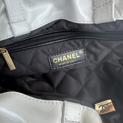 CHANEL 22 Backpacks product photo 6