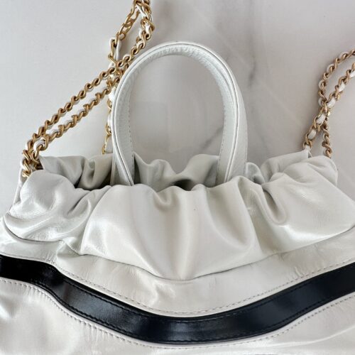 CHANEL 22 Backpacks product photo 8