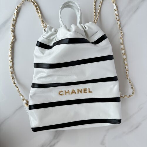 CHANEL 22 Backpacks product photo 9