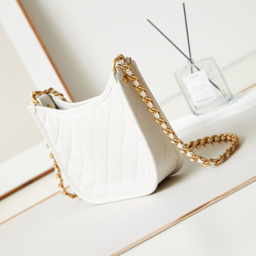 CHANEL HOBO HANDBAG product photo 4