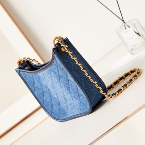 CHANEL HOBO HANDBAG product photo 3