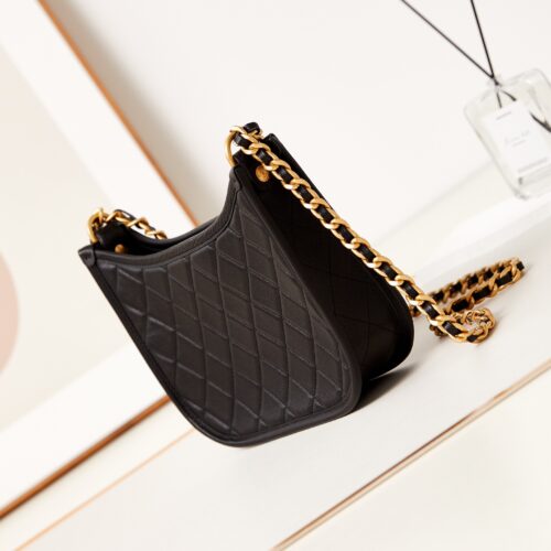 CHANEL HOBO HANDBAG product photo 4