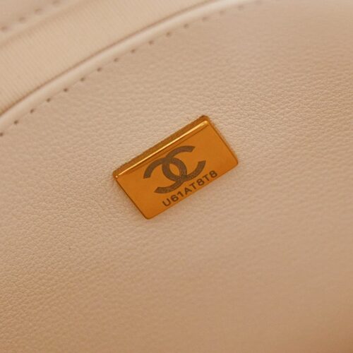 CHANEL HOBO HANDBAG product photo 9