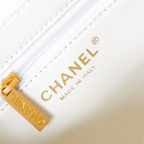 Chanel Kelly Handbag product photo 8