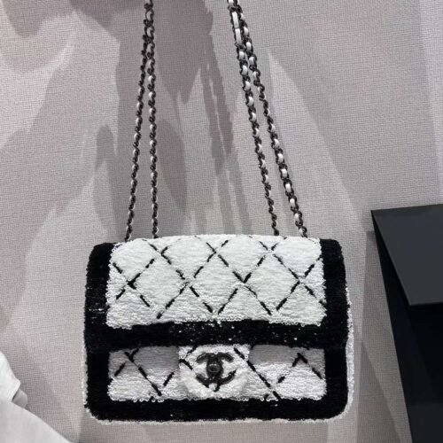 CHANEL Clutch With Chain product photo 1