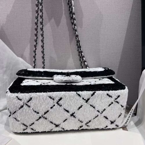 CHANEL Clutch With Chain product photo 7