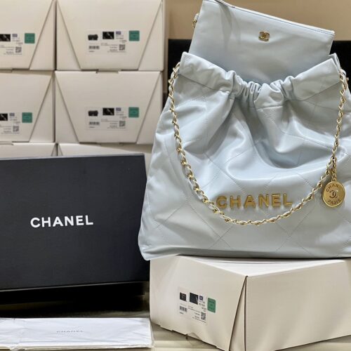 CHANEL 22 Tote Bag Big product photo 2