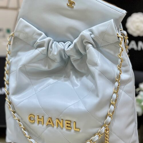 CHANEL 22 Tote Bag Small product photo 3