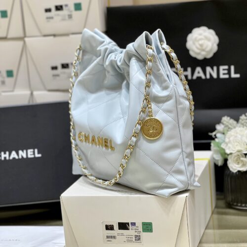 CHANEL 22 Tote Bag Small product photo 4