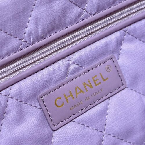 CHANEL 22 Tote Bag Small product photo 8