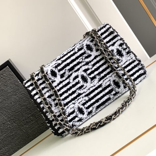 CHANEL SMALL FLAP BAG product photo 3
