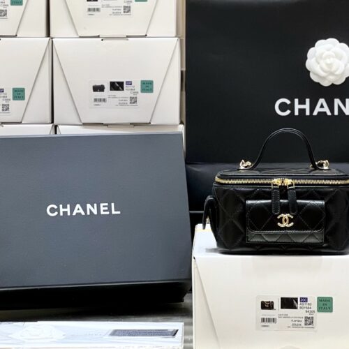 CHANEL 22K Vanity Case product photo 2