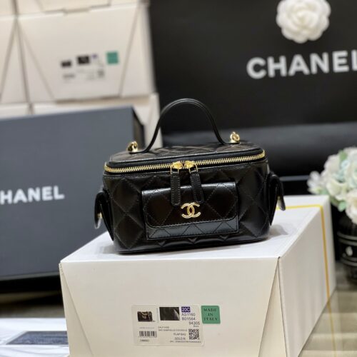 CHANEL 22K Vanity Case product photo 3