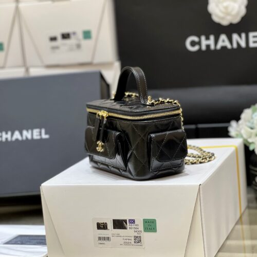 CHANEL 22K Vanity Case product photo 4