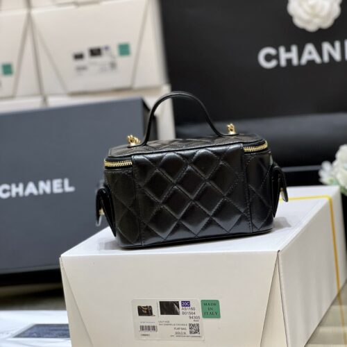 CHANEL 22K Vanity Case product photo 5