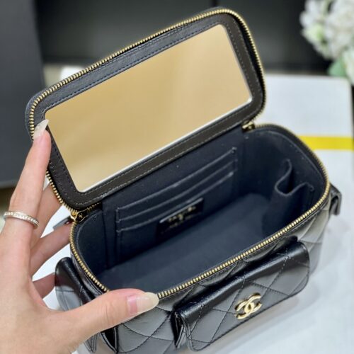 CHANEL 22K Vanity Case product photo 6