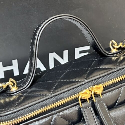 CHANEL 22K Vanity Case product photo 9