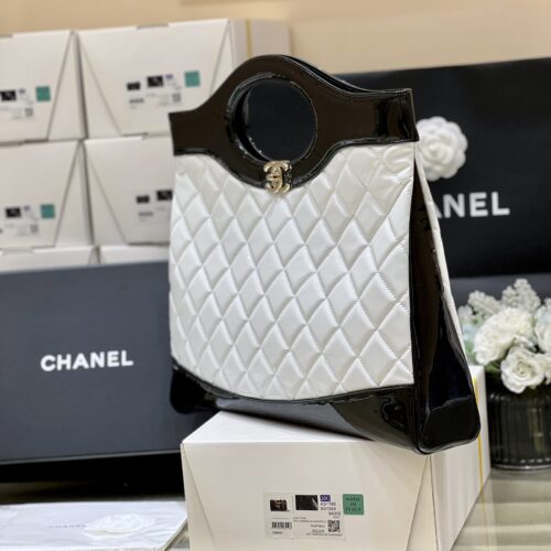 CHANEL 31 Bag product photo 3