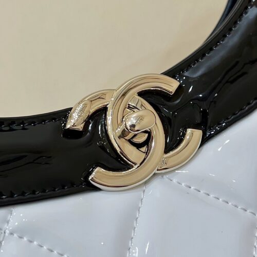 CHANEL 31 Bag product photo 9