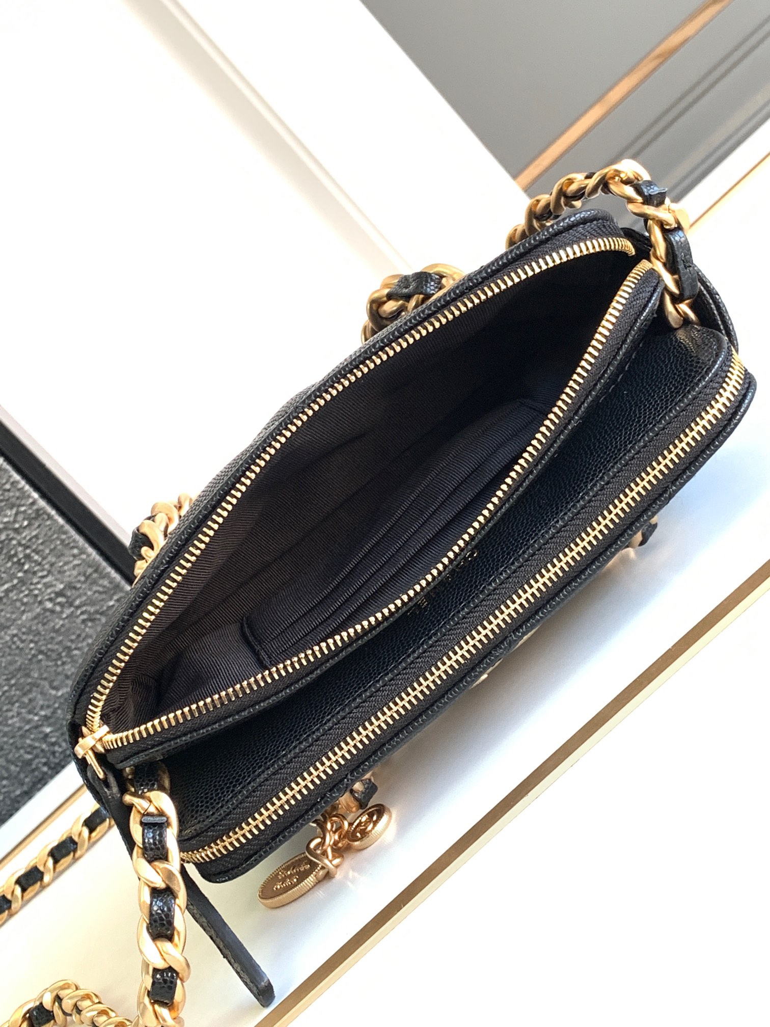 High Quality Luxury Chanel Woc Handbag product detail