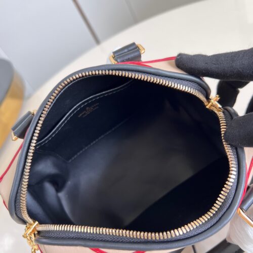 Louis Vuitton Speedy Bandoulière 20 product photo 8