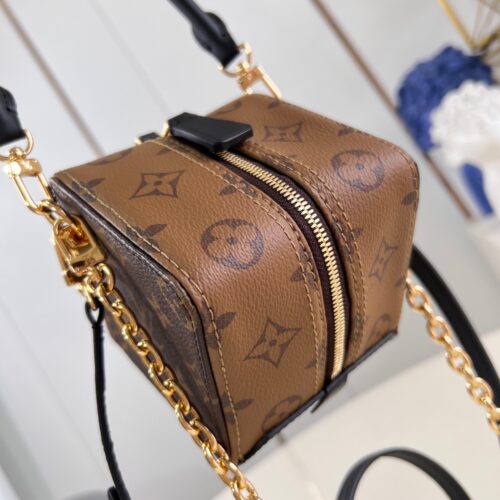 Louis Vuitton Monogram product photo 9