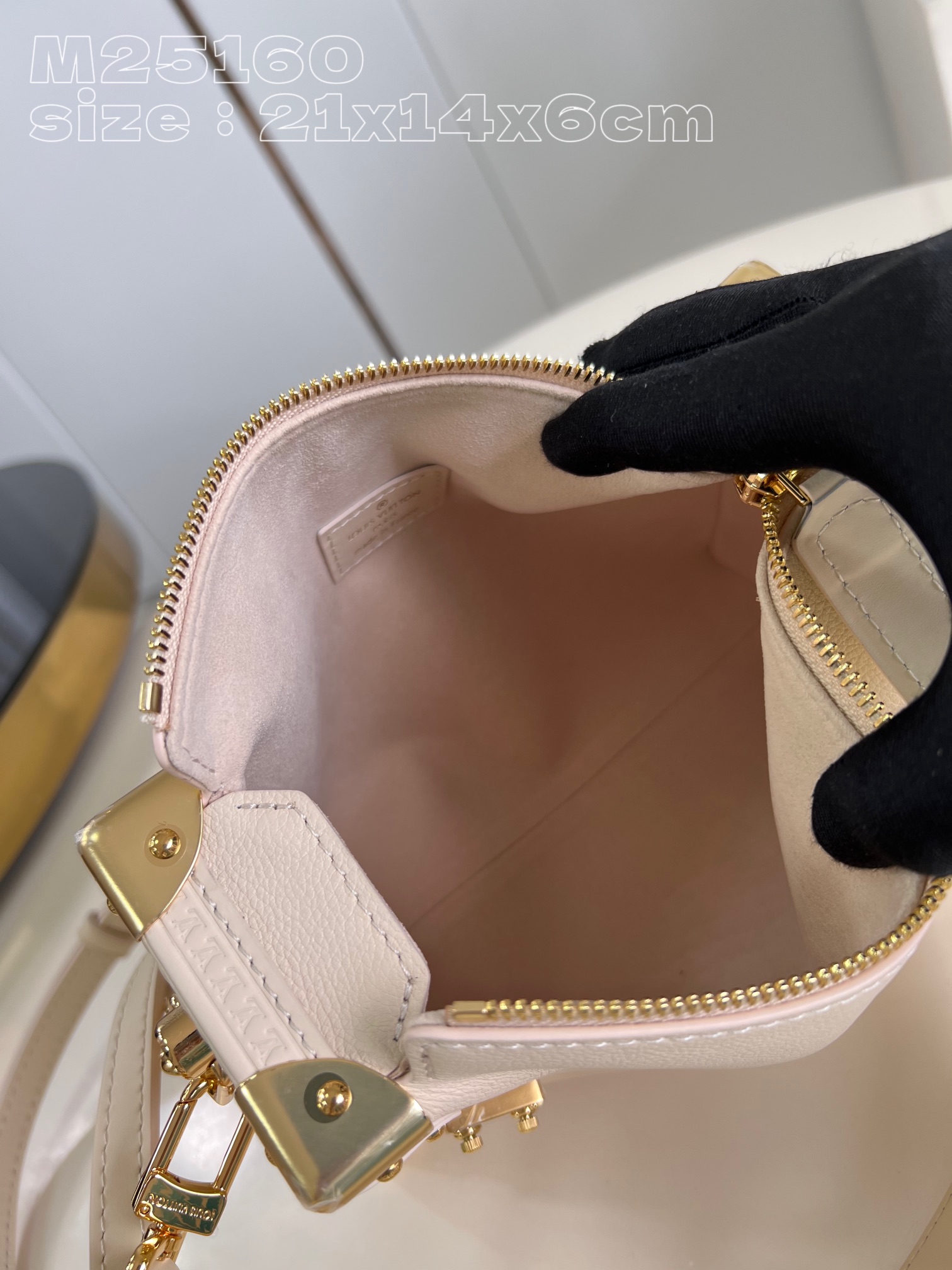 High Quality Luxury Louis Vuitton Side Trunk Medium Crossbody Bag product detail