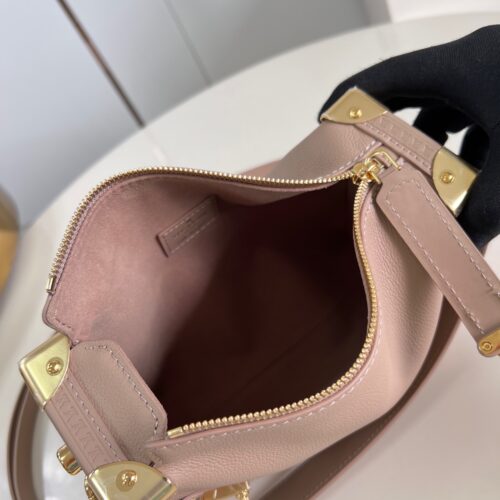 Louis Vuitton Side Trunk Medium product photo 8