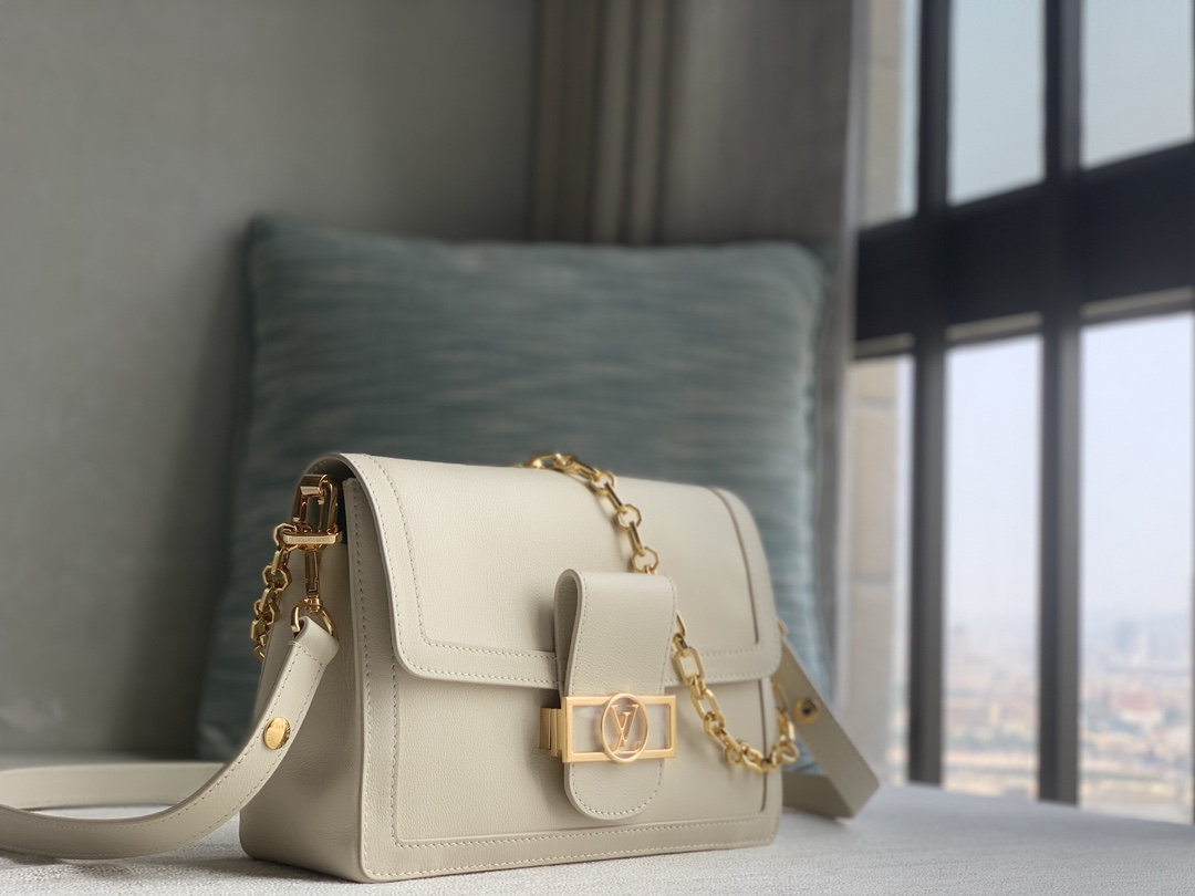 High Quality Luxury Louis Vuitton Dauphine Soft Medium product detail