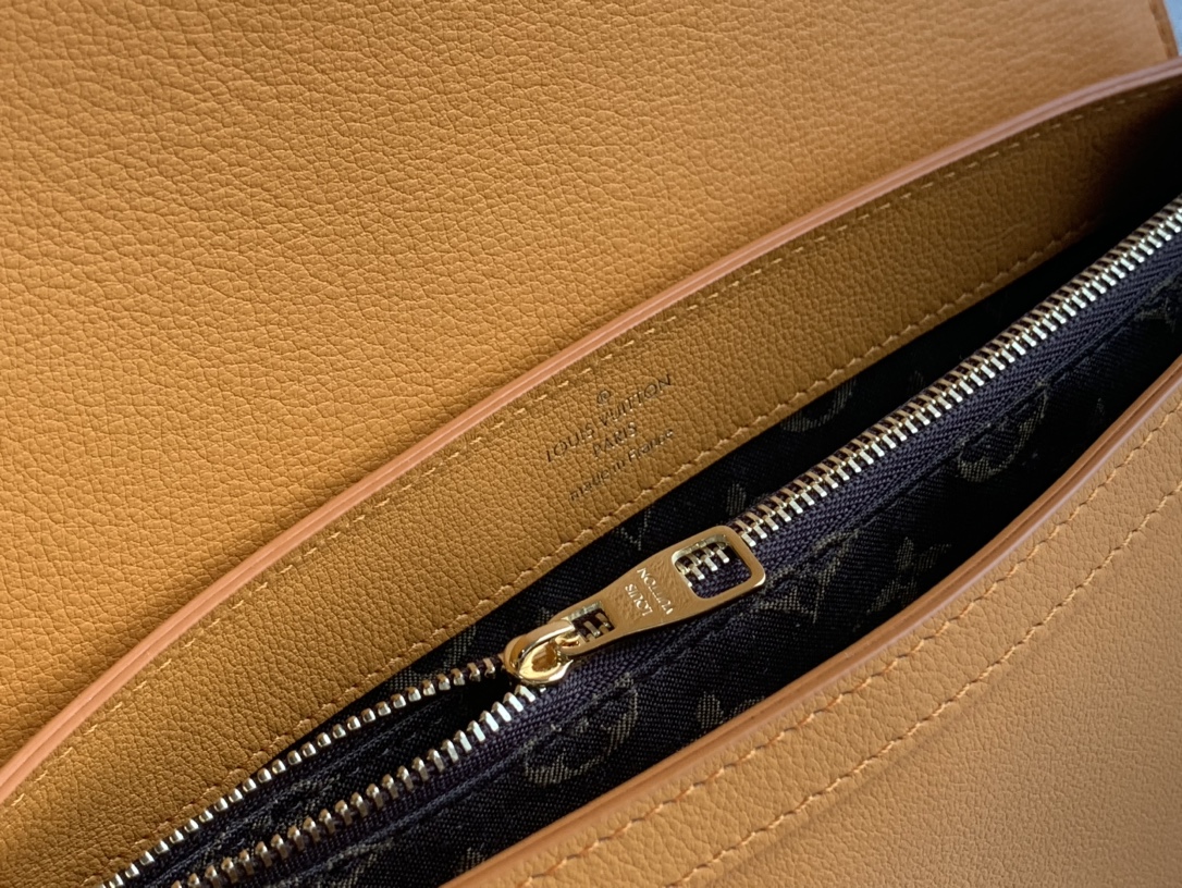High Quality Luxury Louis Vuitton Dauphine Soft Medium – Style 42629 product detail