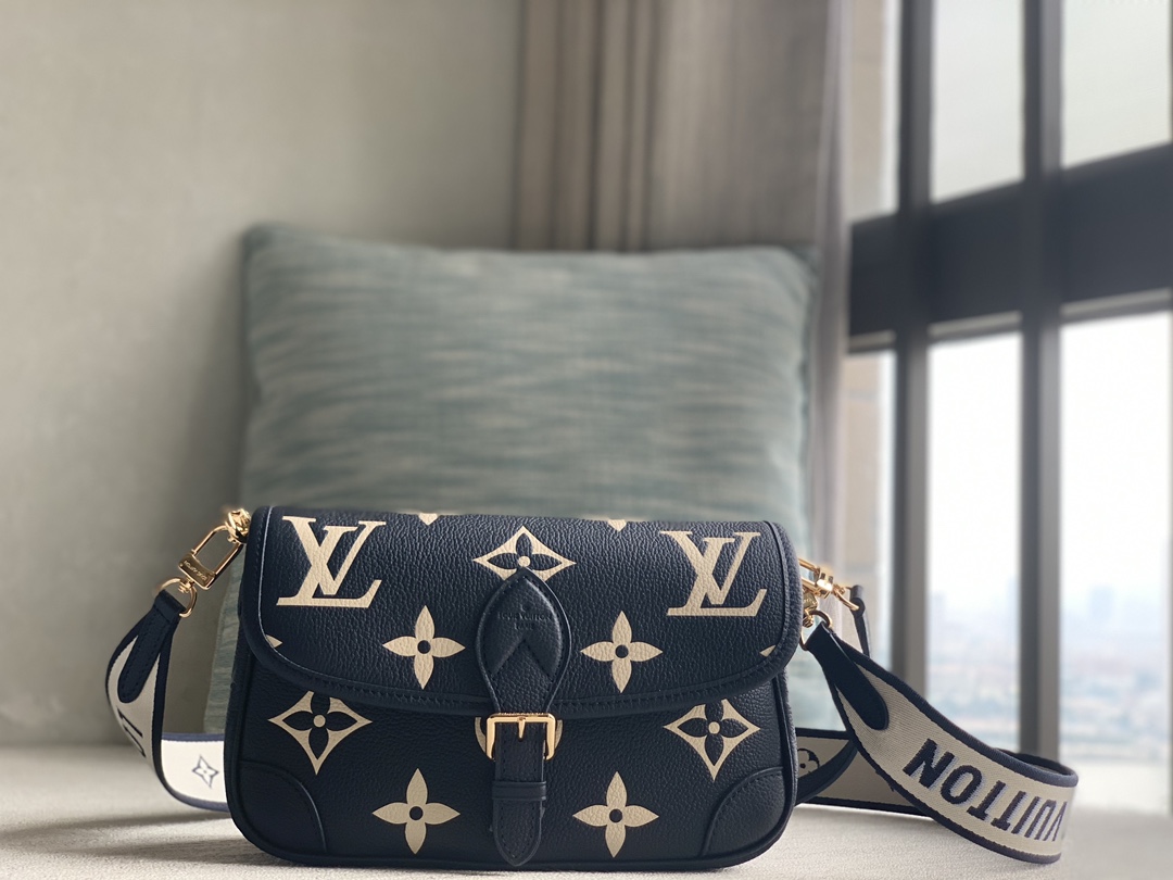 High Quality Luxury Louis Vuitton Diane Bag