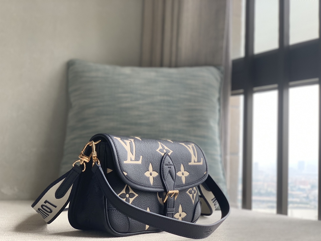 High Quality Luxury Louis Vuitton Diane Bag product detail