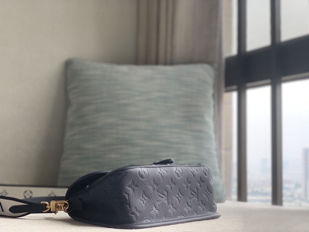 High Quality Luxury Louis Vuitton Diane Bag product detail