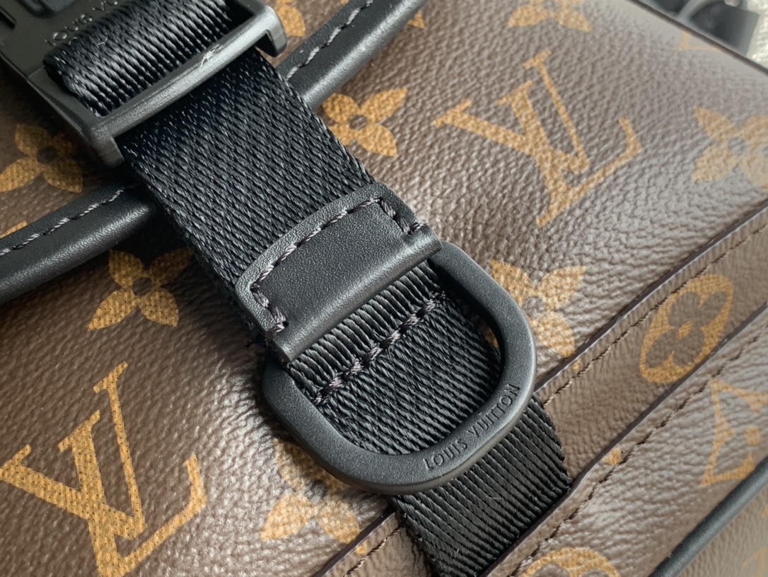 High Quality Luxury Louis Vuitton Quest Bag product detail