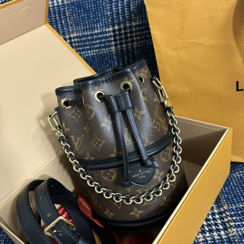 Louis Vuitton Canoé Bag product photo 2