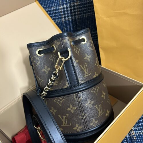 Louis Vuitton Canoé Bag product photo 6